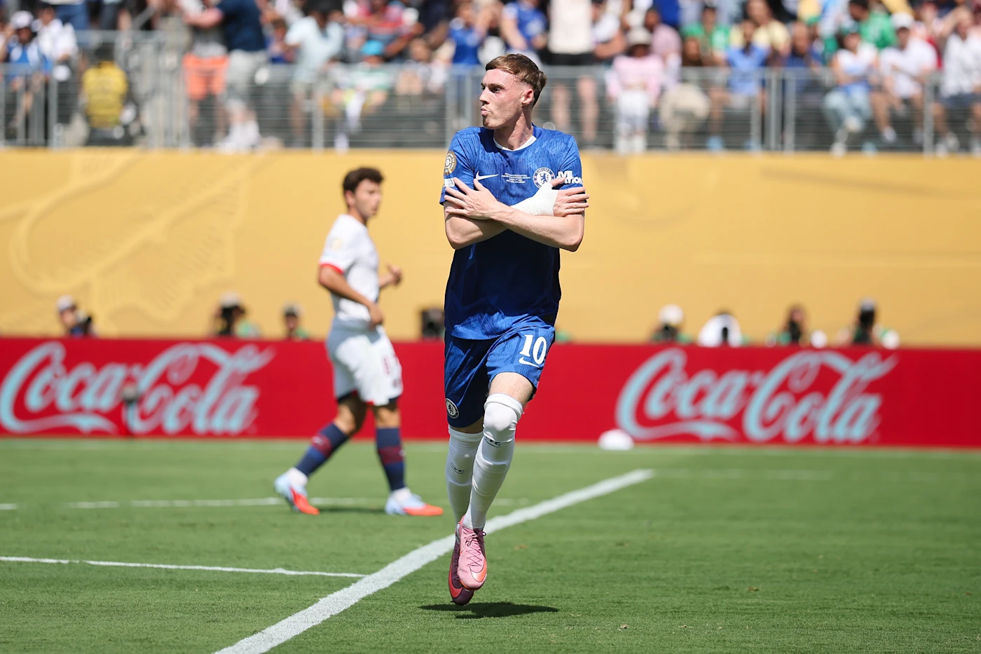 Cole_Palmer_celebrates_vs_PSG