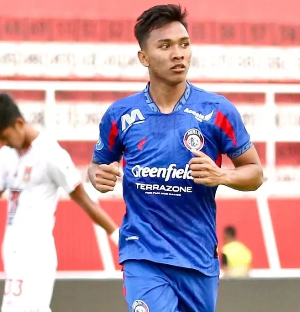 Arkhan Fikri Jadi Motor Kemenangan! Vanenburg Angkat Topi—Ini Alasan Kenapa Si Playmaker Arema Jadi Andalan Garuda Muda