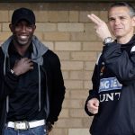 Dwight Yorke Bingung dengan Keputusan Man United Rekrut Carlos Baleba 65 Juta Pound dwight yorke