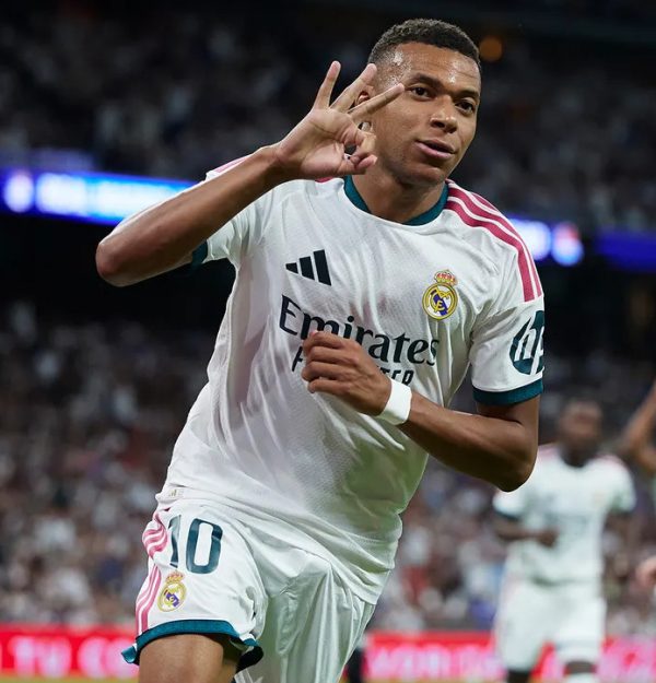 Kylian Mbappe Menggila! Hat-trick Bawa Real Madrid Hancurkan Real Sociedad 4-1