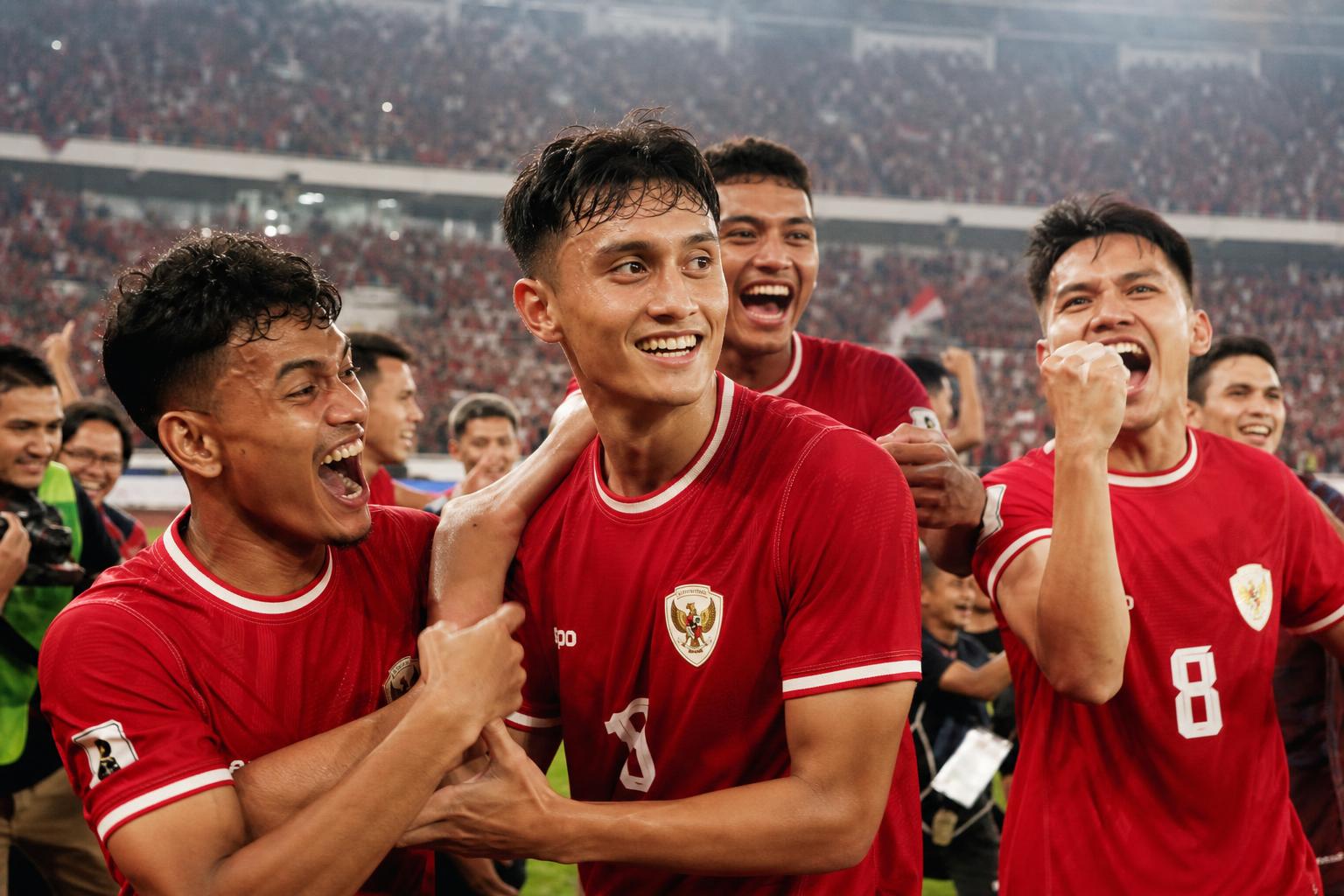 Pemain Dewa United merayakan kemenangan di lapangan setelah pertandingan liga