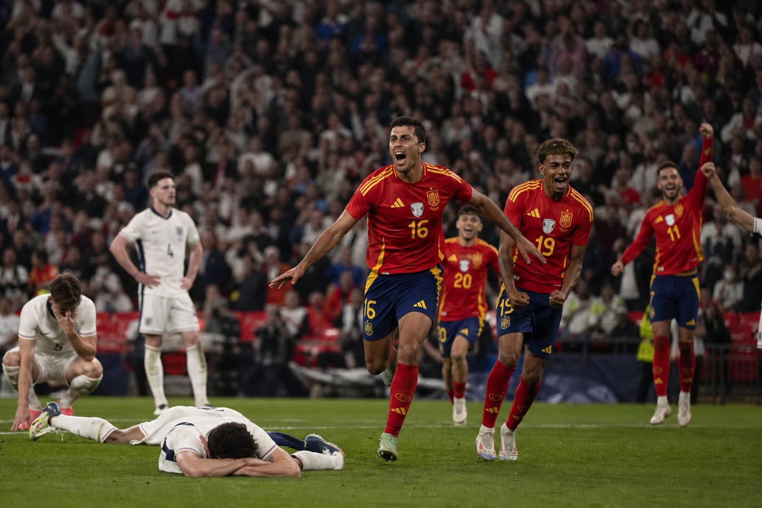 Pemain Spanyol merayakan kemenangan 3-2 atas Inggris dalam pertandingan Nations League di Wembley
