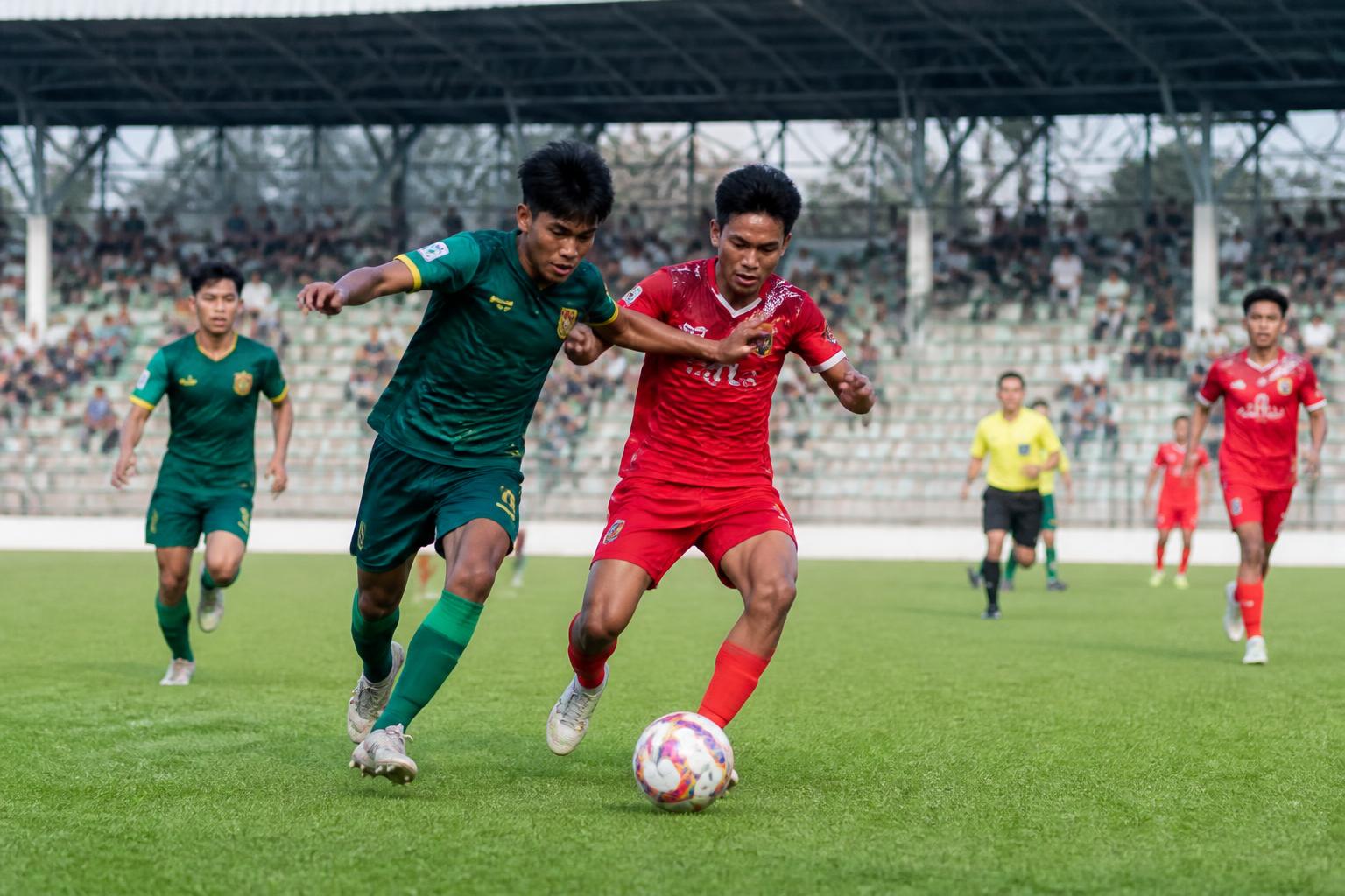 Pertandingan sepak bola antarklub Indonesia dalam kompetisi regional di stadion