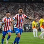 Pemain Paraguay merayakan gol dalam laga uji coba melawan Kolombia di stadion New Jersey